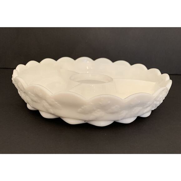 Vintage Westmoreland Paneled Grape Milk Glass 9" 4 Part Relish Dish Divided Plat - Picture 1 of 9